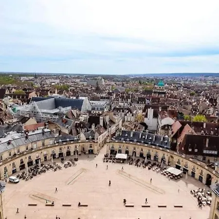 Centre Wilson Tres Calme Vue Sur Les Toits / Sans Ascenseur *